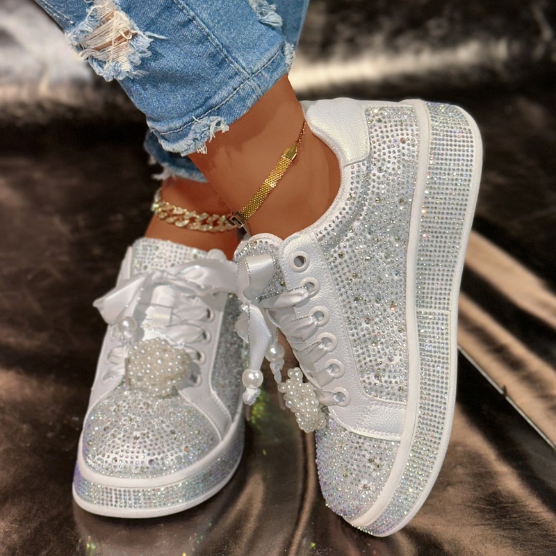 Женские кроссовки на платформе – обзор и цена White Sneaker Care Kit